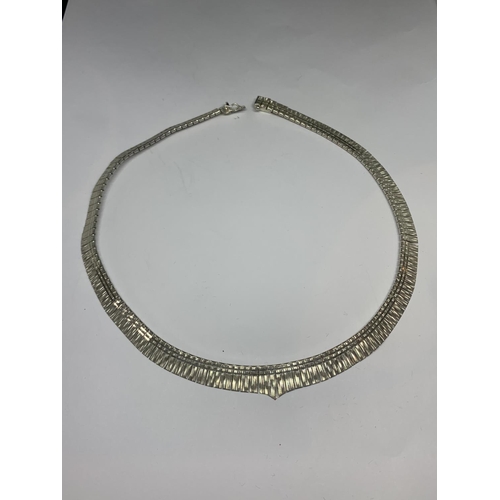 580 - A SILVER NECKLACE LENGTH 30 