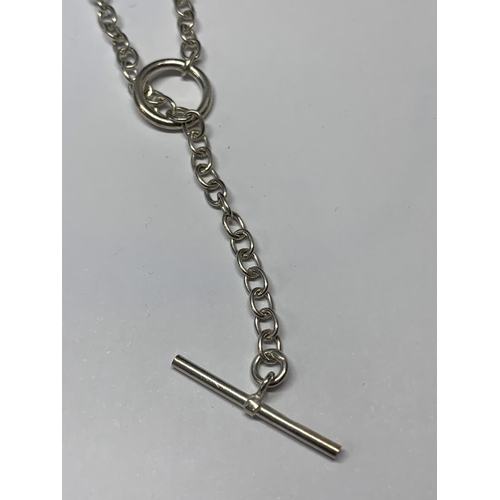 605 - A SILVER T BAR NECKLACE