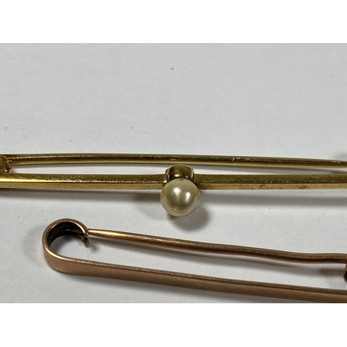 452 - A GROUP OF FOUR 9CT YELLOW GOLD TIE PINS TO INCLUDE HORSE SHOE EXAMPLE, TOTAL WEIGHT 10.48G