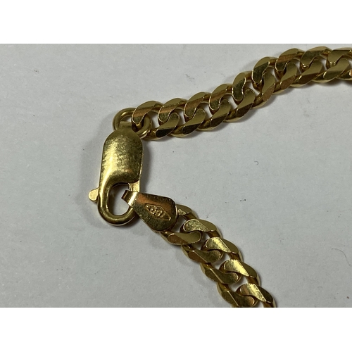 457 - AN 18CT YELLOW GOLD FLAT LINK CURB NECKLACE, STAMPED .750, WEIGHT 31.95G