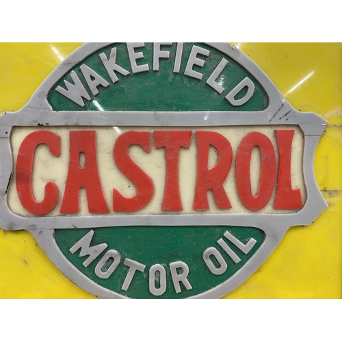 34 - A WAKEFIELD CASTROL MOTOR OIL ILLUMINATED BOX SIGN, 33 X 42 X 10CM