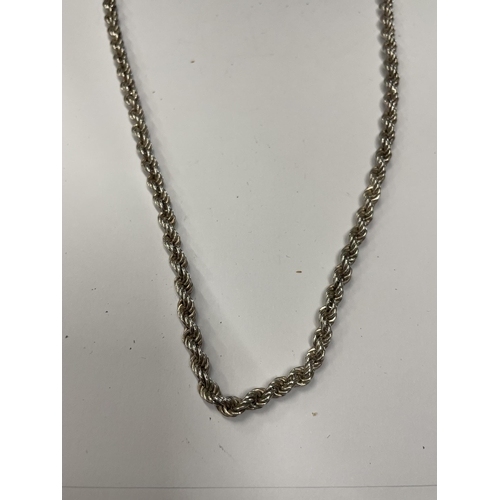 662 - A SILVER ROPE NECKLACE LENGTH 24 INCHES