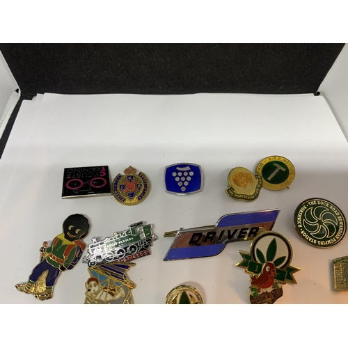 679 - A LARGE QUANTITY OF ASSORTED BADGES