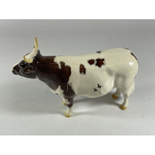 754 - A BESWICK AYRSHIRE WHITEHILL MANDATE BULL CATTLE FIGURE (CHIP TO HORN)