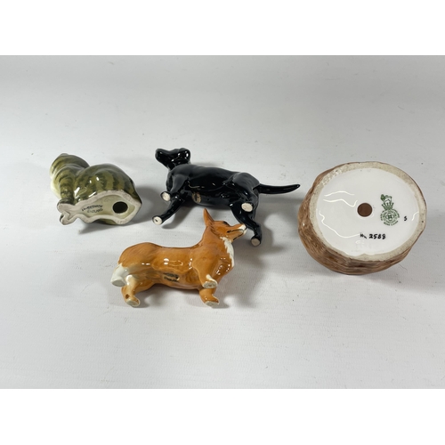 784 - A GROUP OF FOUR ANIMAL FIGURES TO INCLUDE BESWICK CAT, FOX & LABRADOR & ROYAL DOULTON DOGS IN BASKET