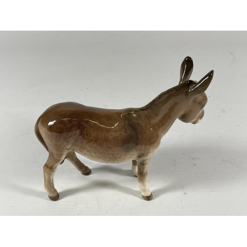 796 - A BESWICK DONKEY ANIMAL FIGURE