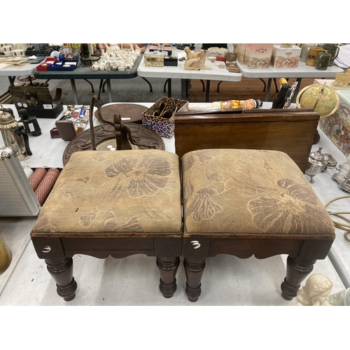 135 - A PAIR OF SMALL MAHOGANY STOOLS