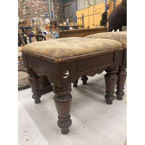 135 - A PAIR OF SMALL MAHOGANY STOOLS