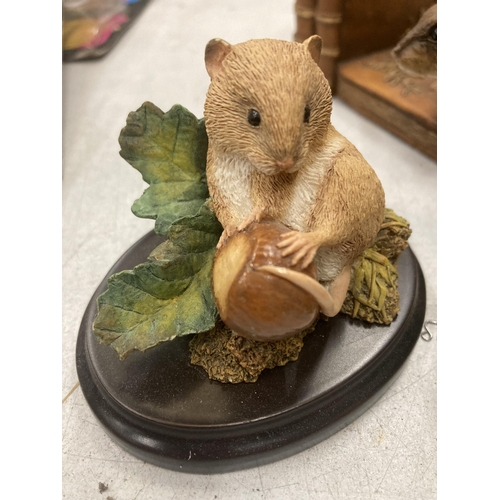 296 - A QUANTITY OF RESIN MICE FIGURES TO INCLUDE SHERRATT AND SIMPSON, TEVIOTDALE, BORDER FINE ARTS, COUN... 