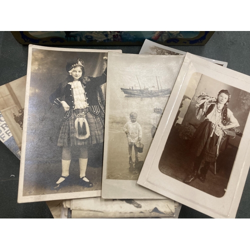 419 - A QUANTITY OF VINTAGE POSTCARDS TO INCLUDE PHOTOGRAPHIC ONES