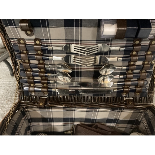 430 - A PICNIC HAMPER AND ACCESSORIES