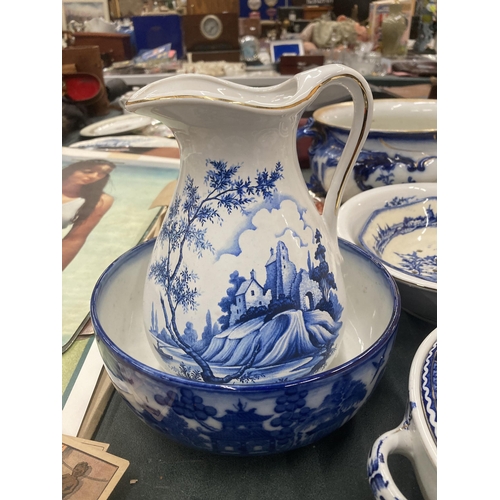 441 - A QUANTITY OF BLUE AND WHITE POTTERY TO INCLUDE A CHAMBER POT, BOWLS A JUG, VASE, TEAPOT, ETC