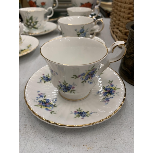 285 - A QUANTITY OF VINTAGE CUPS AND SAUCERS TO INCLUDE ROYAL ALBERT 'TAHINI' AND ROYAL WINDSOR PLUS A WED... 