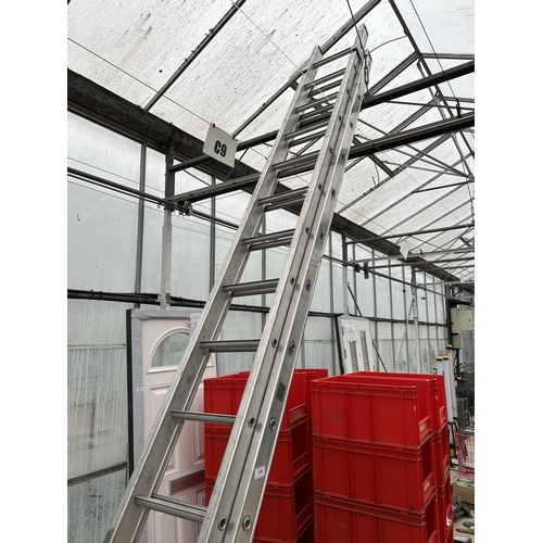 100 - A HEAVY DUTY ALUMINIUM TWO SECTION THIRTY RUNG LADDER  NO VAT