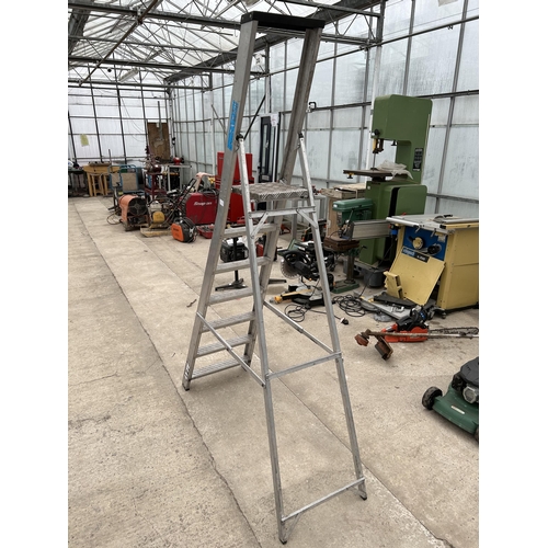 70A - A LYTE ALUMINIUM SEVEN RUNG STEP LADDER NO VAT