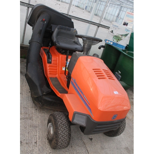 109 - A 5 SPEED HUSQVARNA LT125 RIDE ON MOWER  NO VAT