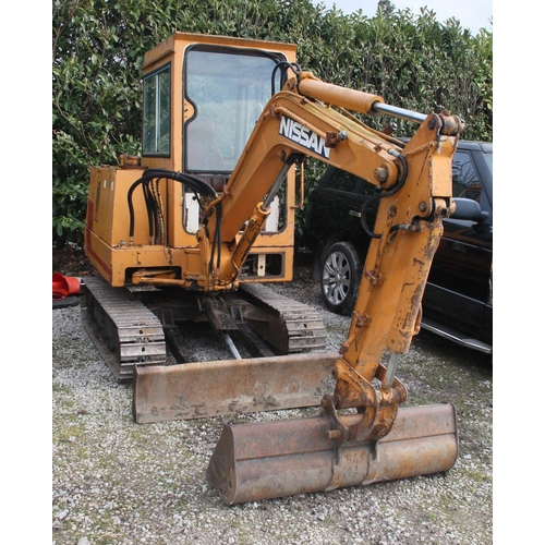 181 - NISSAN 2.7 TONNE MINI DIGGER STARTS & RUNS & DIGS WHILST ALL DESCRIPTIONS ARE GIVEN IN GOOD FAITH AL... 