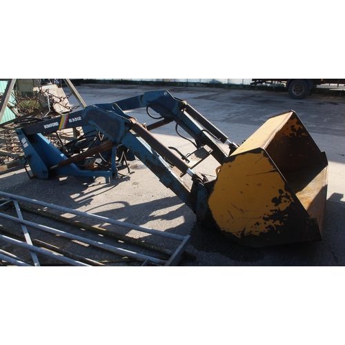 233 - A BOMFORD B428  FRONT END LOADER COMPLETE WITH SERIES 10 BRACKETS & OIL PIPES WITH  BOMFORD BUCKET P... 