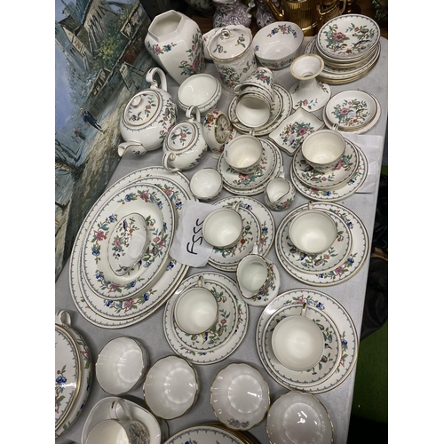 490 - A LARGE AYNSLEY FLORAL DINNER SERVICE