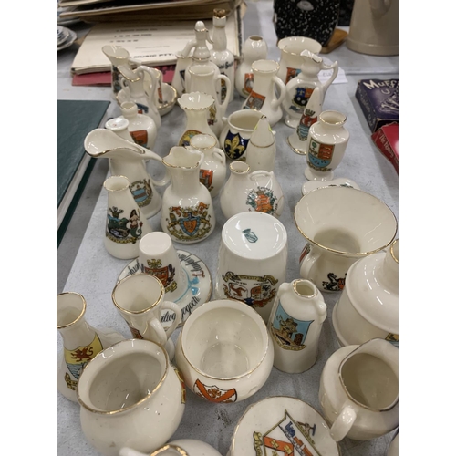 833 - A LARGE QUANTITY OF CRESTED WARE TO INCLUDE ARCADIAN AND GOSS