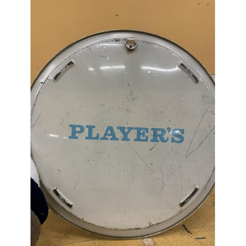 870A - A 'PLAYERS' CIGARETTES ADVERTISING TIN PUB TRAY DIAMETER 32CM