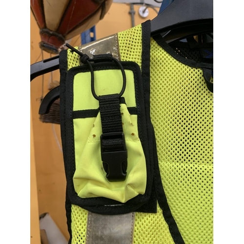 879 - A HI-VIS STAB VEST