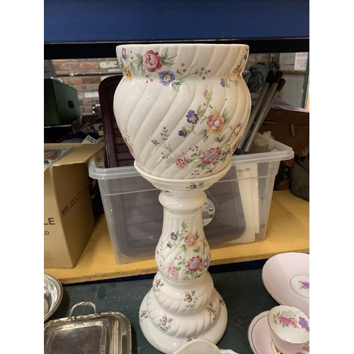 895 - A VINTAGE IRONSTONE WASHBOWL AND JUG PLUS A JARDINIERE