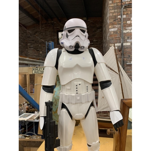 911 - A LARGE STAR WARS STORM TROOPER MODEL 77CM TALL