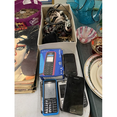 920 - A QUANTITY OF VINTAGE MOBILE PHONES PLUS COSTUME JEWELLERY