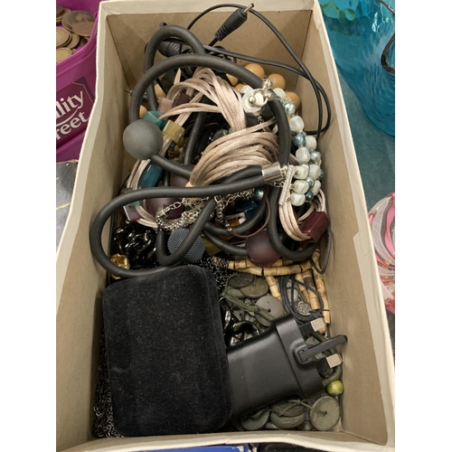 920 - A QUANTITY OF VINTAGE MOBILE PHONES PLUS COSTUME JEWELLERY