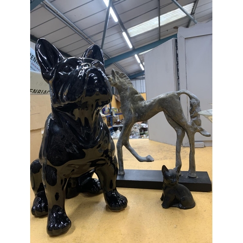 950 - A MODEL OF A LARGE FRENCH BULLDOG, A METAL STATUE OF A HORSE AND A SMALL KITTY