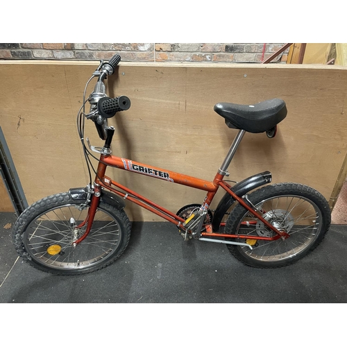 Raleigh store grifter red