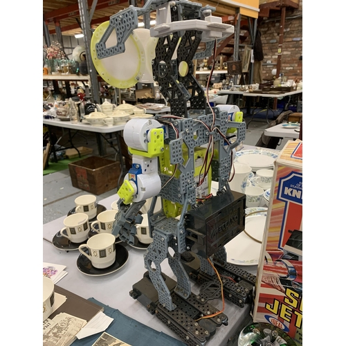 249 - A LARGE MECCANO ROBOT WORKING AT TIME OF CATALOGUING, HEIGHT APPROX 61CM