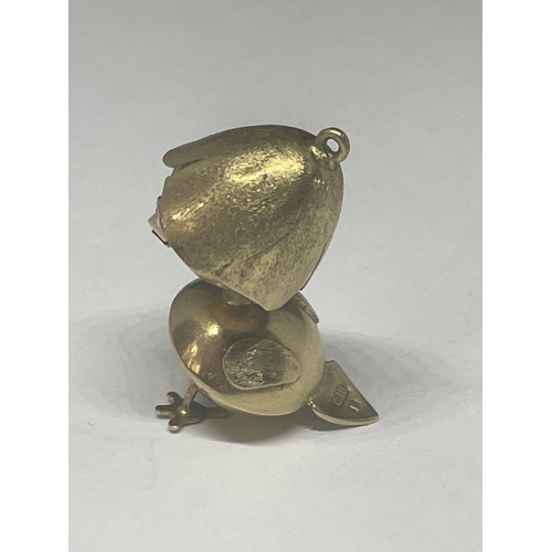 504 - AN 18 CARAT GOLD CHICK PENDANT GROSS WEIGHT 5.67 GRAMS