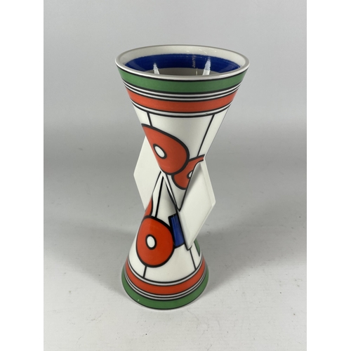 817 - A WEDGWOOD CLARICE CLIFF YO-YO VASE