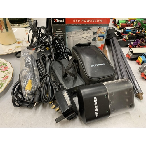 925 - AN OLYMPUS AZ-1 ZOOM CAMERA, A BOXED 550 POWERCAM, CHARGERS A HITACHI OPTICAL ZOOM DVD CAM IN CASE P... 