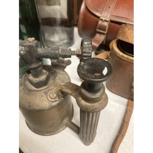 1039 - A VINTAGE BLOW TORCH