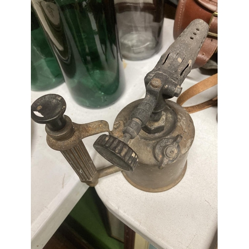 1039 - A VINTAGE BLOW TORCH