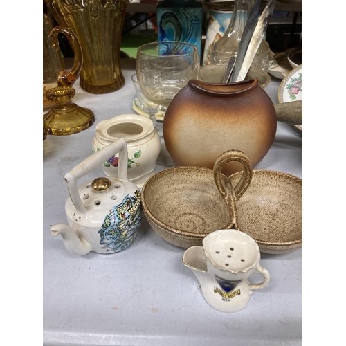 1134 - A COLLECTION OF ITEMS TO INCLUDE STUDIO POTTERY