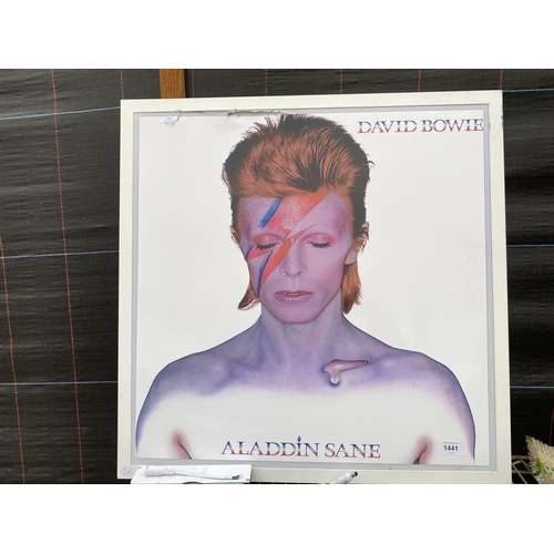 1441 - AN ILLUMINATED DAVID BOWIE SIGN (A/F) WITH ADAPTER BUT NO PLUG