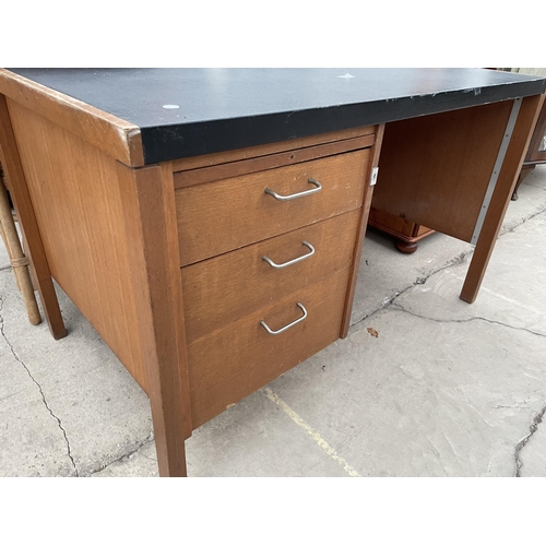 2724 - A 'LUCAS FURNITURE' SINGLE PEDESTAL OFFICE DESK, 46X28