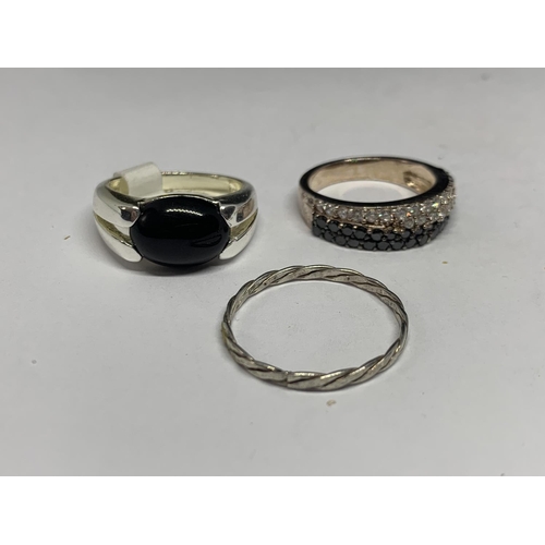 535 - FIVE VARIOUS SILVER RINGS