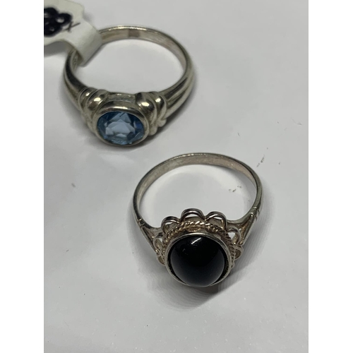 555 - FIVE VARIOUS SILVER RINGS