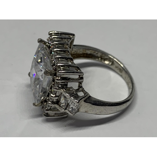 558 - A SILVER RING IN A PRESENTATION BOX