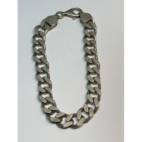 602 - A HEAVY FLAT LINK BRACELET