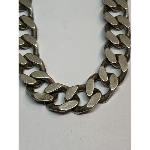 602 - A HEAVY FLAT LINK BRACELET