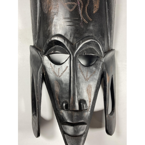 440 - A LARGE KENYAN TRIBAL WOODEN MASK, LENGTH 39CM