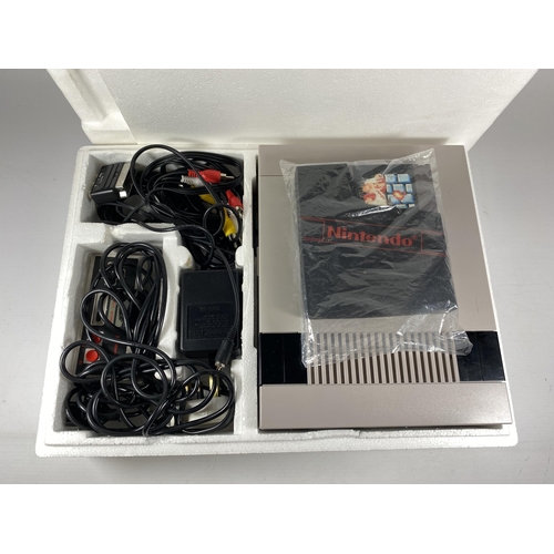 301 - A BOXED RETRO NINTENDO NES VERSION CONTROL DECK ENTERTAINMENT SYSTEM CONSOLE