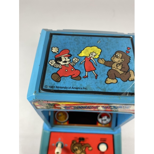 346 - A RETRO 1981 COLECO DONKEY KONG TABLE TOP ARCADE GAME