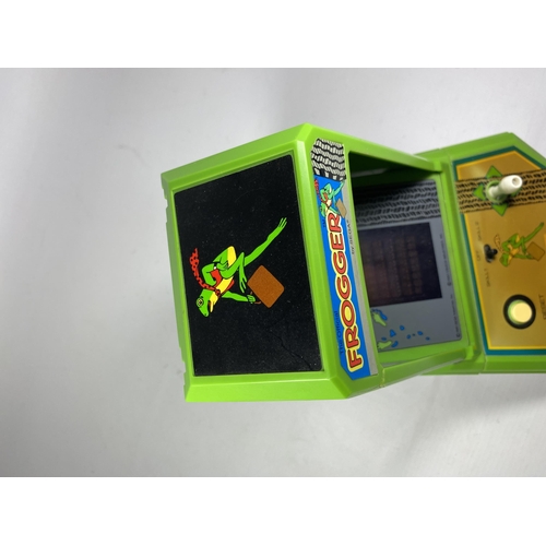 350 - A RETRO SEGA FROGGER TABLE TOP ARCADE GAME